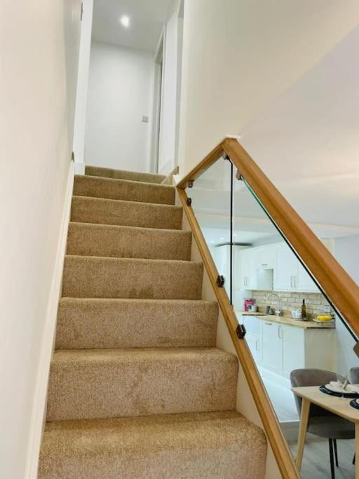 Charming Cottage Close To M4 Bridgend ブリジェンド エクステリア 写真